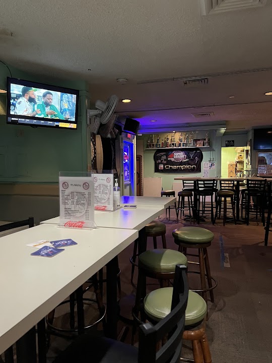 Y's Sports Bar & Grill