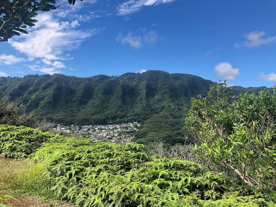 Trailhead for Kolowalu and Puʻu Pia Trails