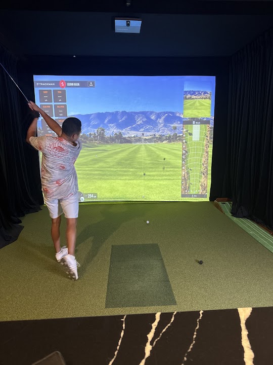 Pars and Brews Golf Lounge