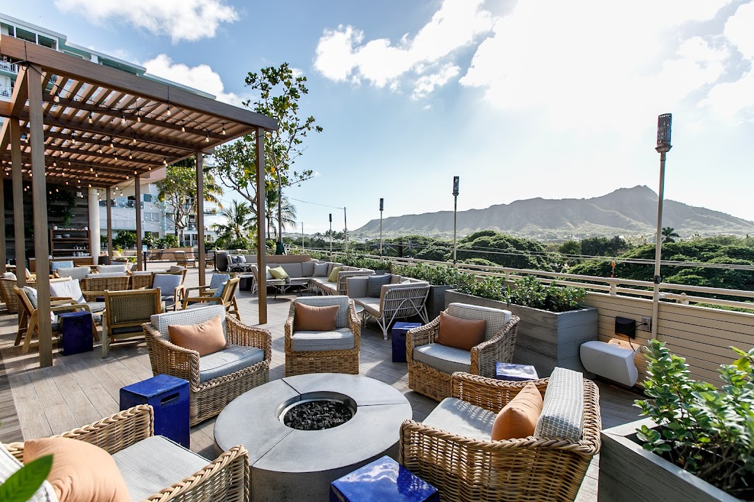 DECK. at Queen Kapiʻolani Hotel
